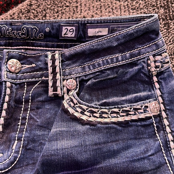 Ladies Miss Me Signature Capri - Picture 3 of 7